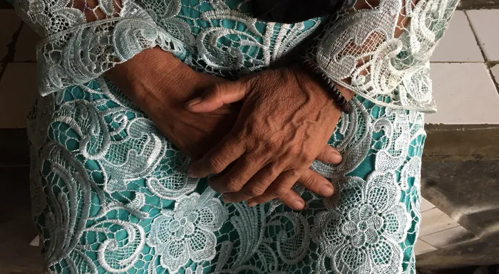 Sarmanah's hands